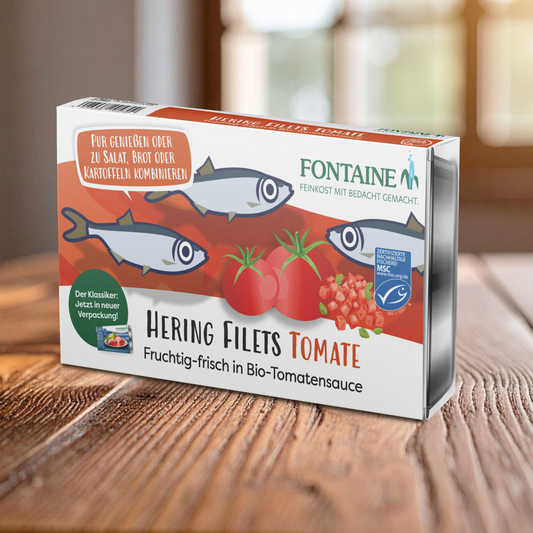 Eine Dose Hering Tomate auf dem Tisch