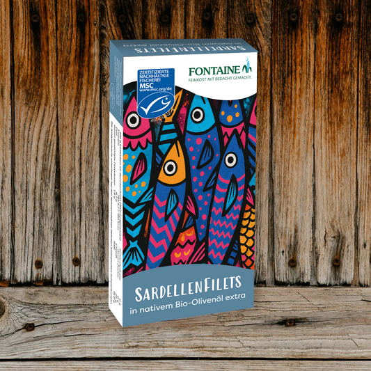 Eine Dose Sardellenfilets auf dem Tisch